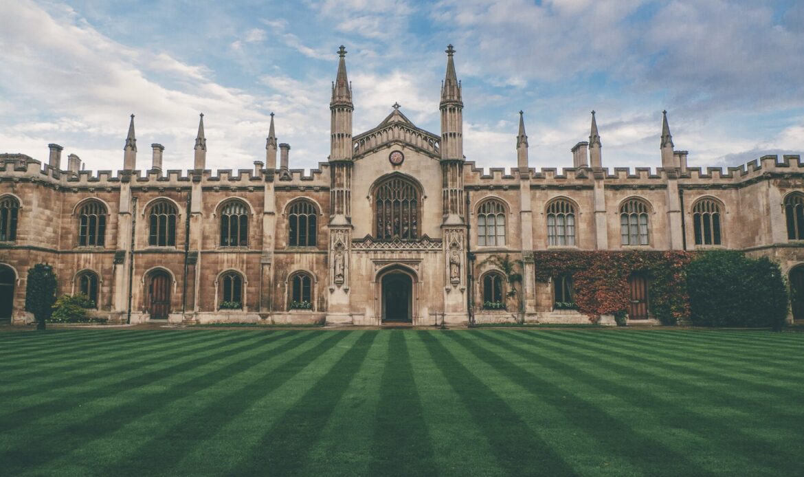 Harvard University دراسة الحالة