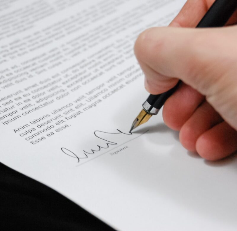 Law firm Riyadh drafting and reviewing laws Contract drafting Saudi Arabia صياغة ومراجعة الأنظمة صياغة ومراجعة العقود